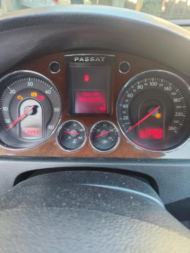 VW Passat 2.0 TDI, снимка 11 - Автомобили и джипове - 53141826