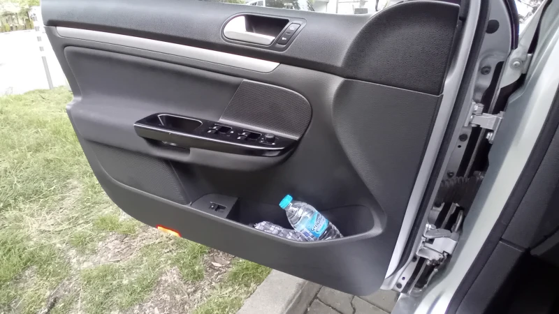 VW Jetta, снимка 5 - Автомобили и джипове - 53278582