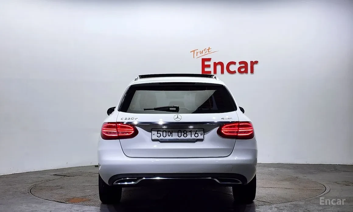 Mercedes-Benz C 220 C-Class W205 C220 d 4MATIC Estate - изображение 4