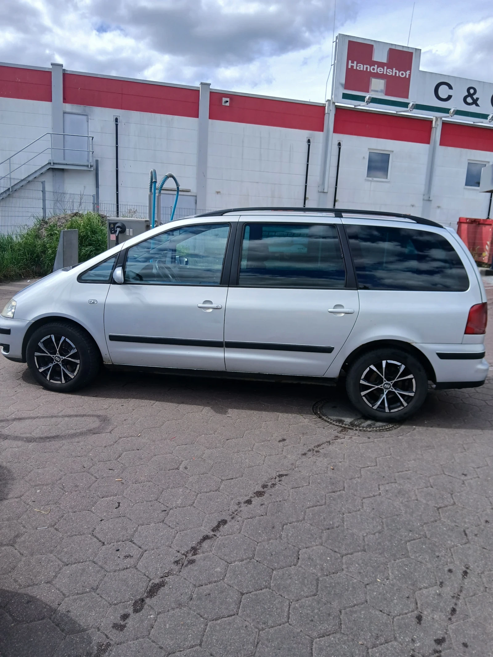 VW Sharan  - изображение 2