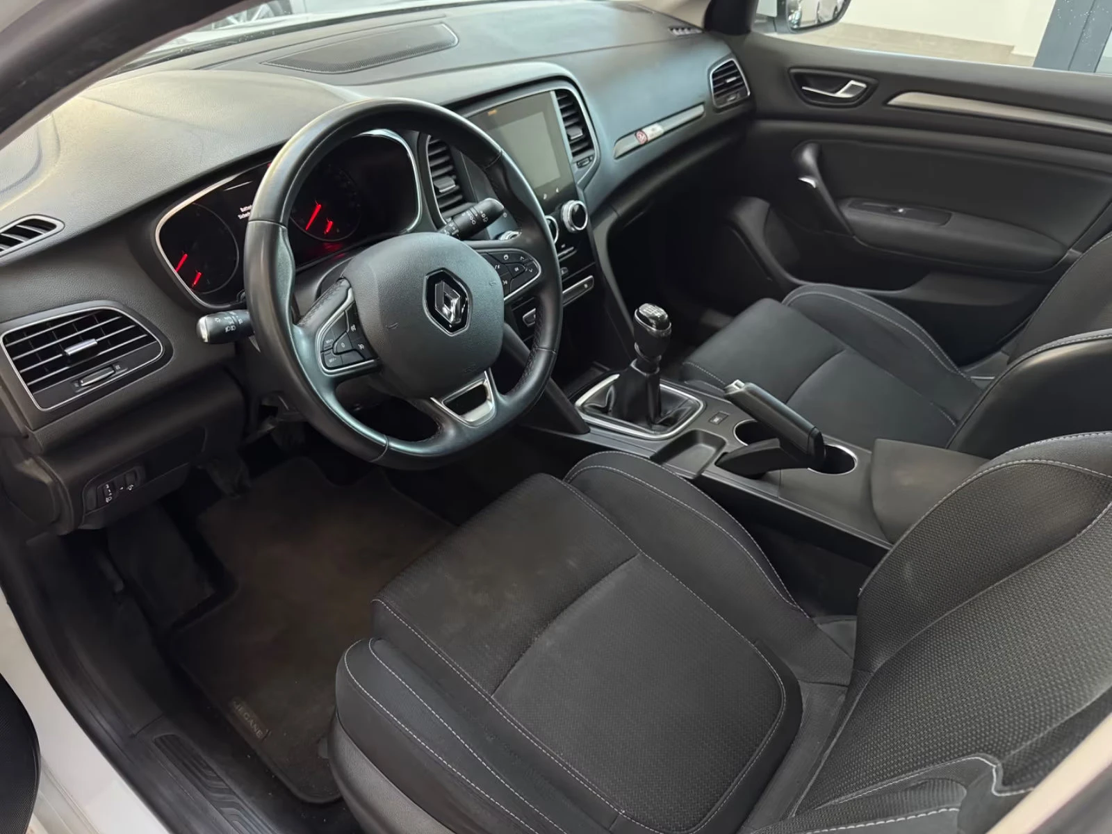Renault Megane GT/BUSSINES/116HP/CAM/LED/NAVI/KLESS/332g - изображение 7