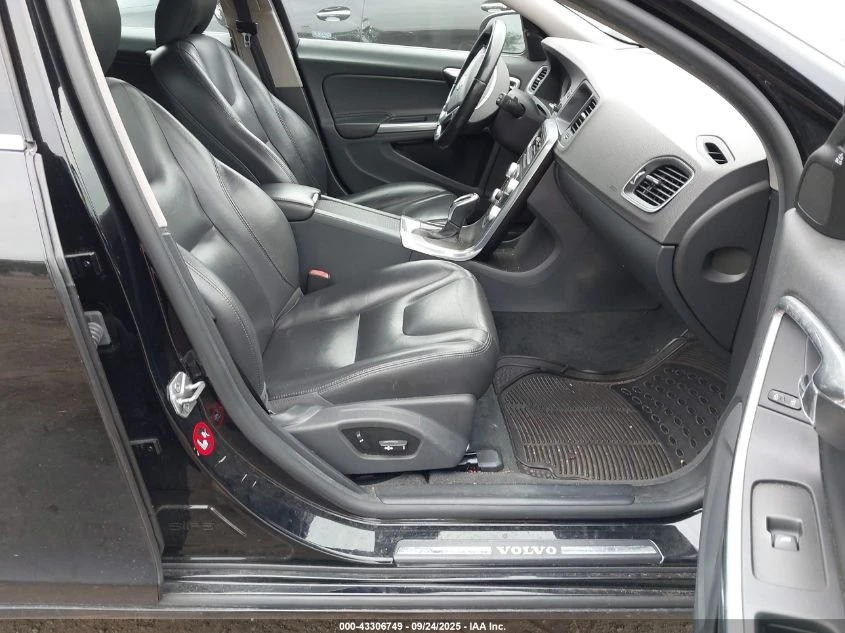 Volvo V60 2.0L I-4 DI, DOHC, VVT, TURBO, 240HP Front Wheel - изображение 10
