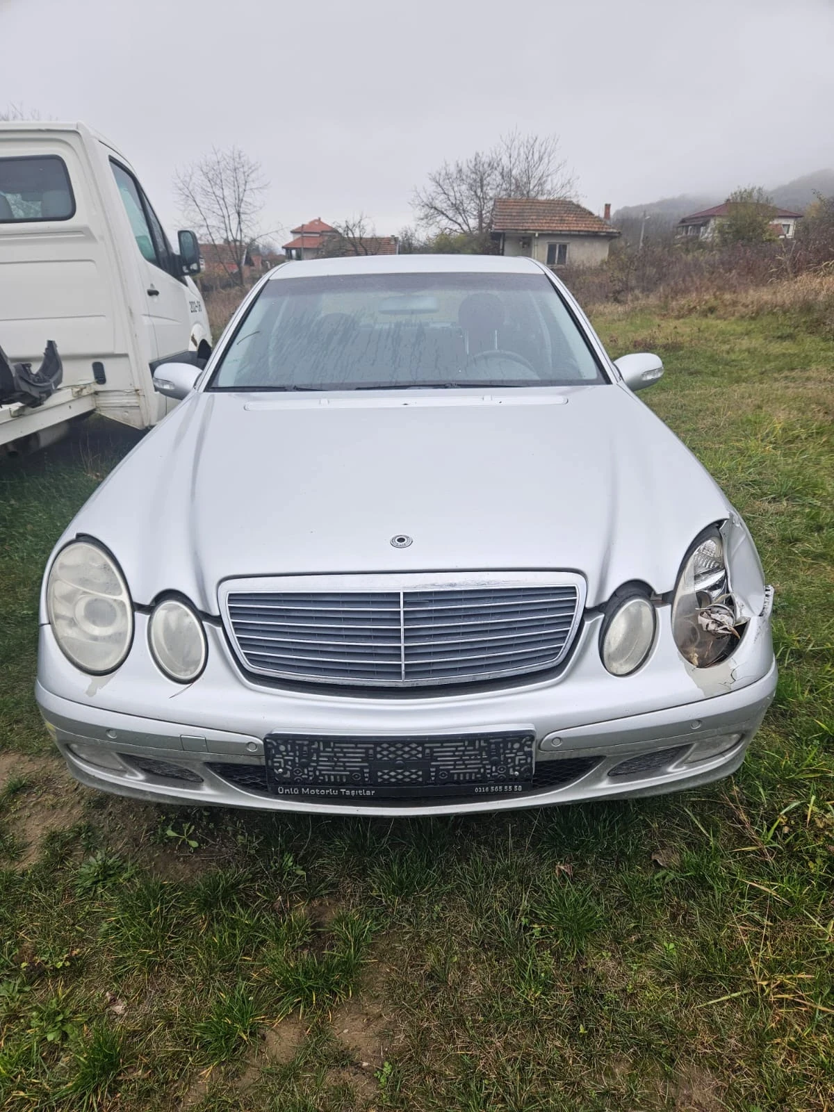 Mercedes-Benz E 220 * 2.2CDI* 150HP* AUTOMATIC* УДАРЕН*  - изображение 4