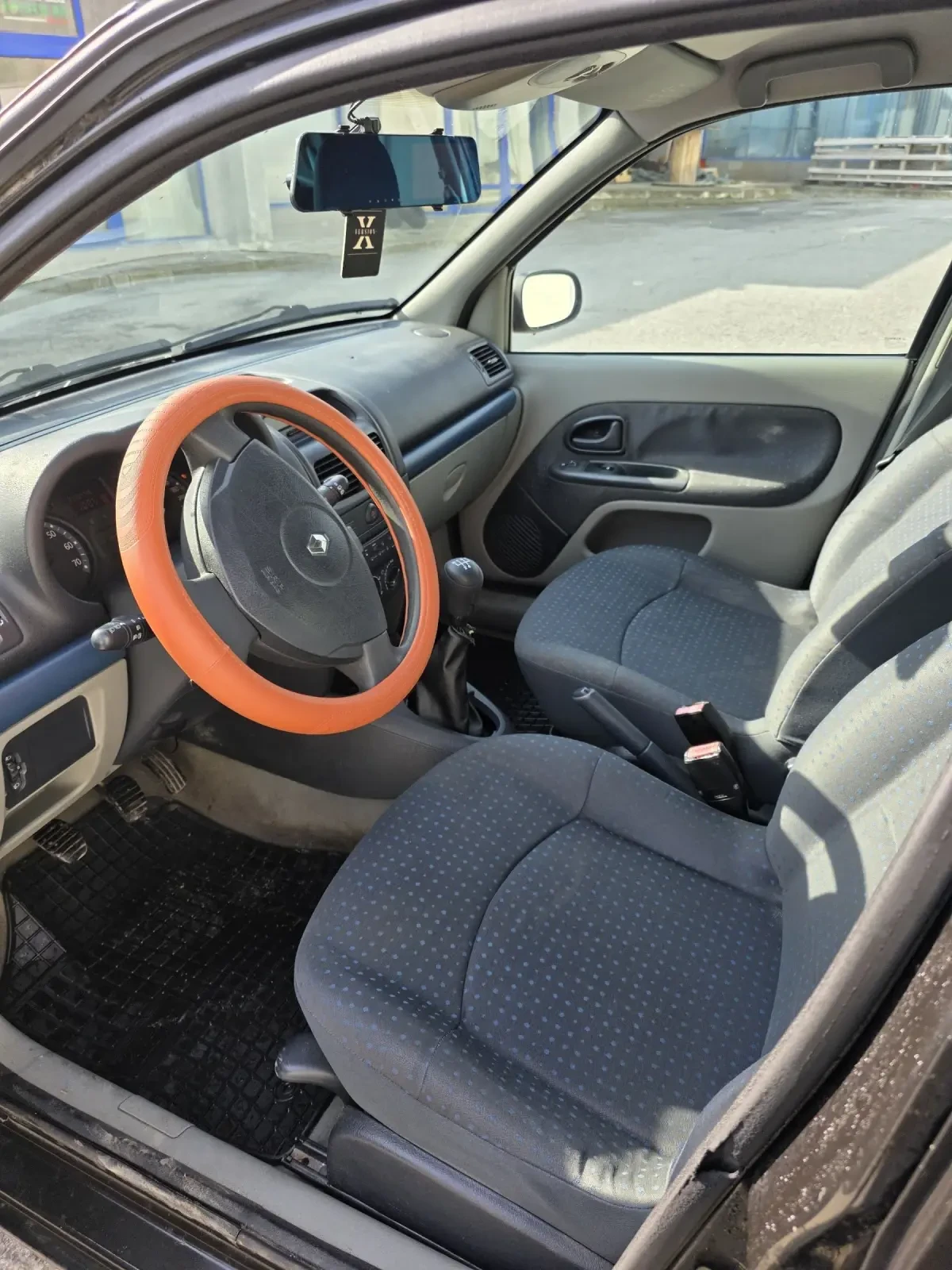 Renault Clio 1.5 dCi, 82к.с., снимка 8 - Автомобили и джипове - 53754053