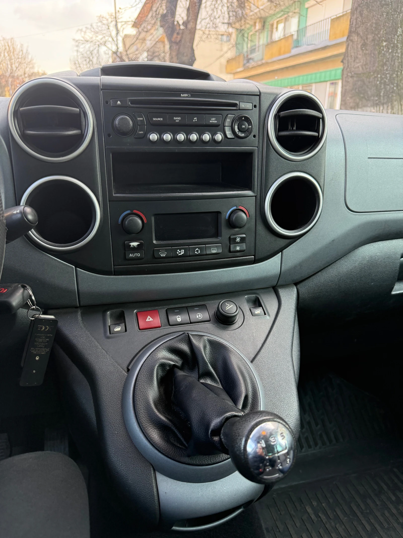 Citroen Berlingo 1.6 hdi 110 кс, снимка 9 - Автомобили и джипове - 53881474
