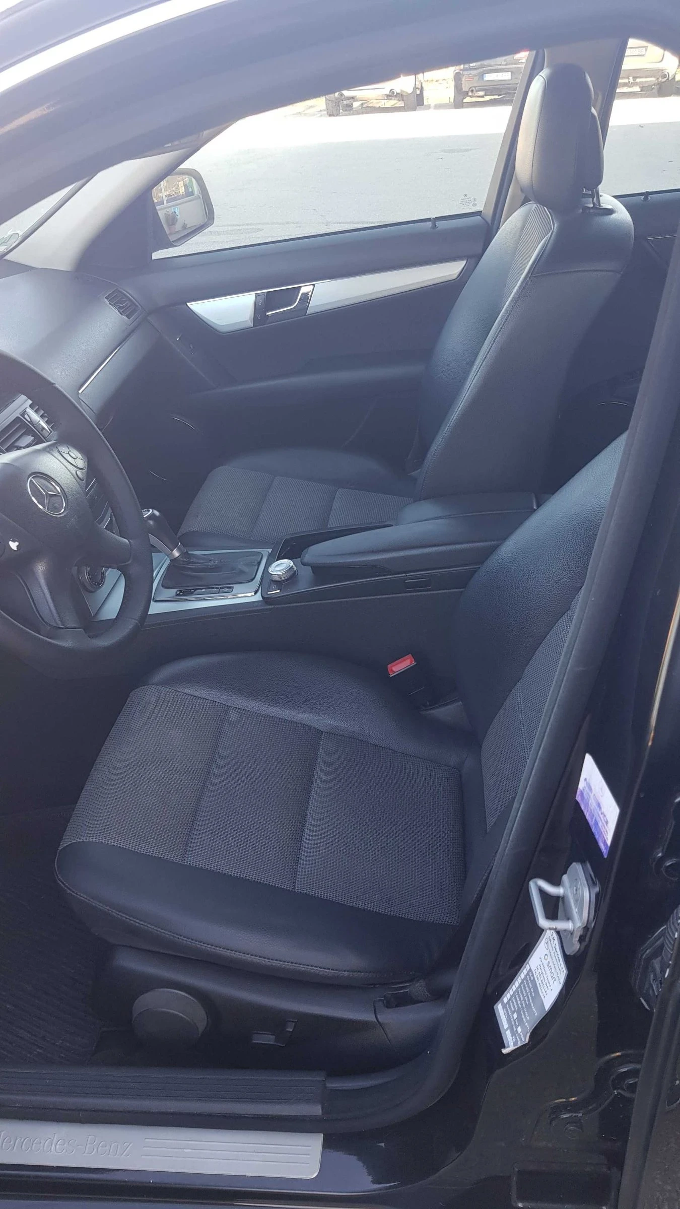 Mercedes-Benz C 220, снимка 11 - Автомобили и джипове - 54000202