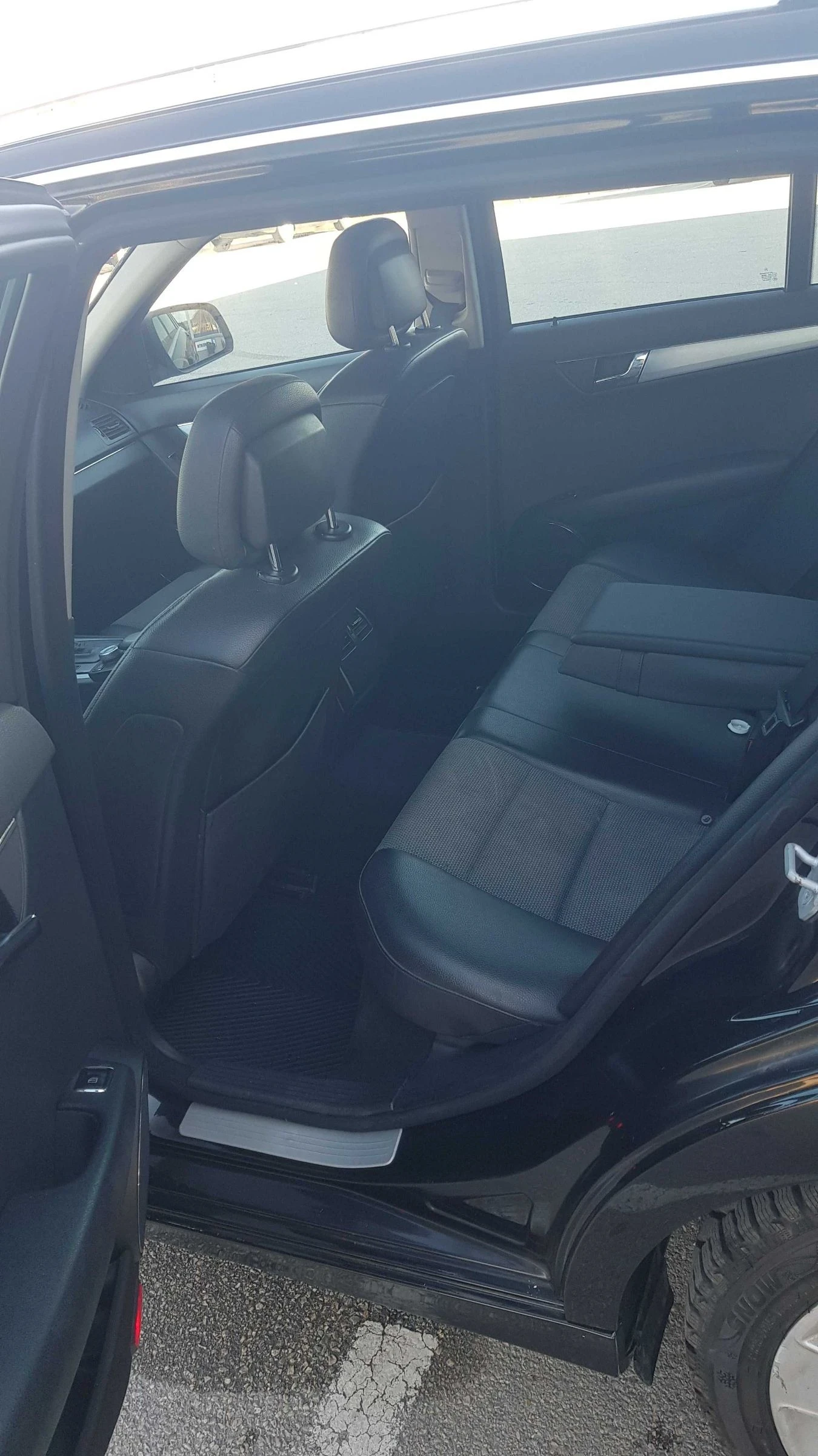 Mercedes-Benz C 220, снимка 12 - Автомобили и джипове - 54000202