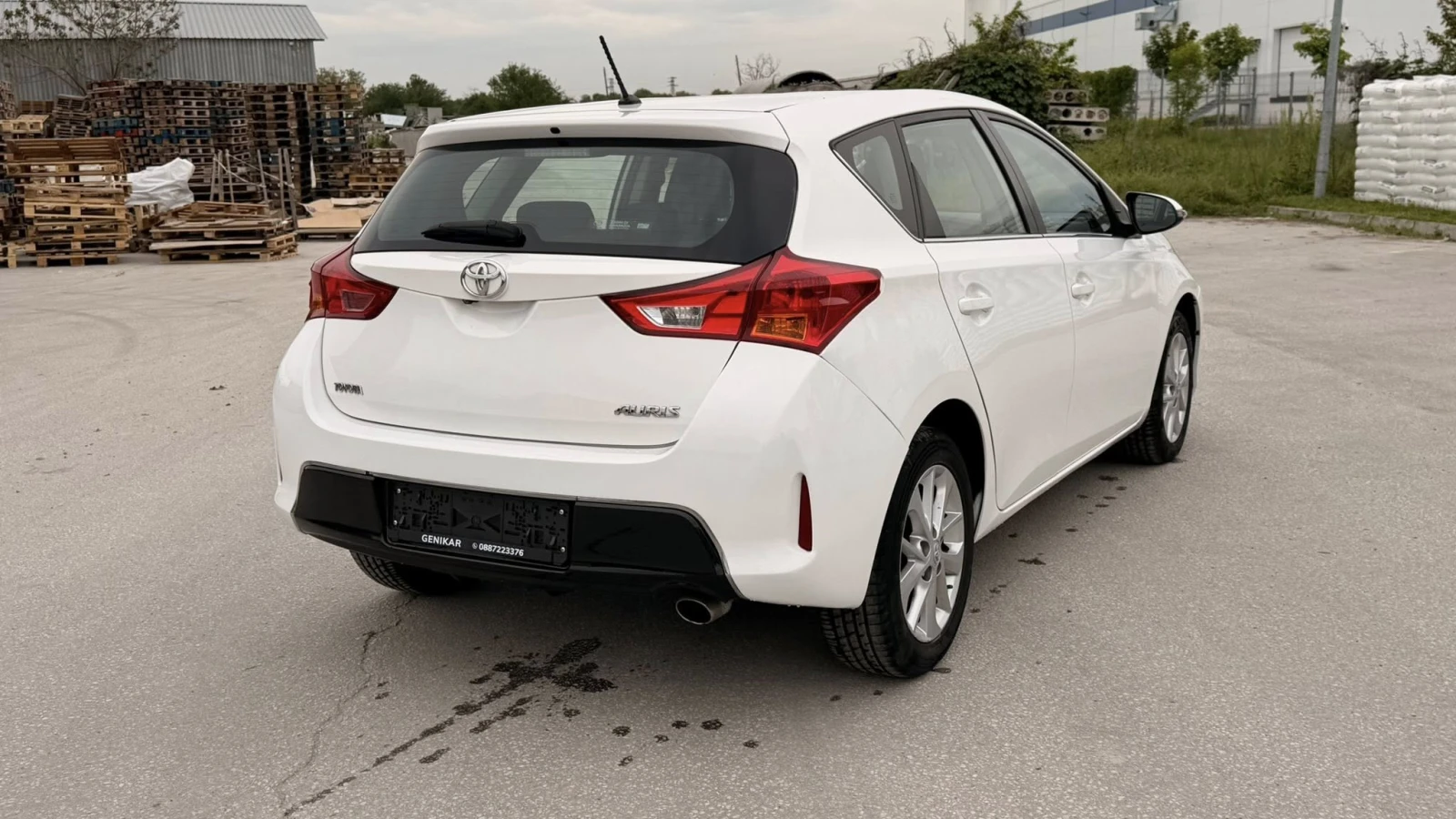 Toyota Auris 1.6 бензин ЕВРО5, снимка 9 - Автомобили и джипове - 54458829