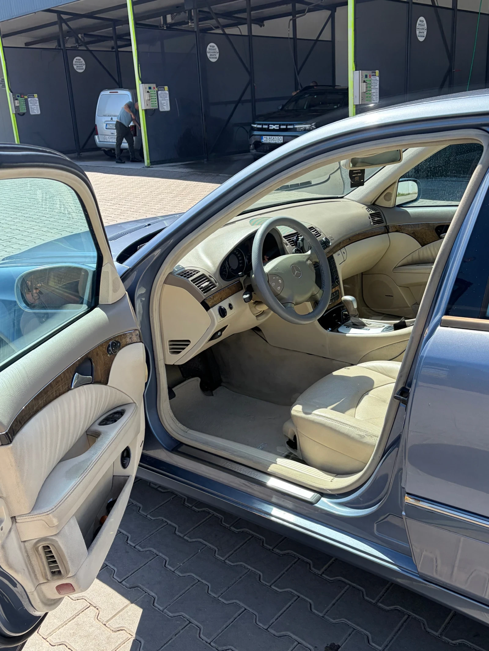 Mercedes-Benz E 320 Mercedes-Benz E320 W211 4 MATIC 3, 2 Бензин, снимка 12 - Автомобили и джипове - 55187058