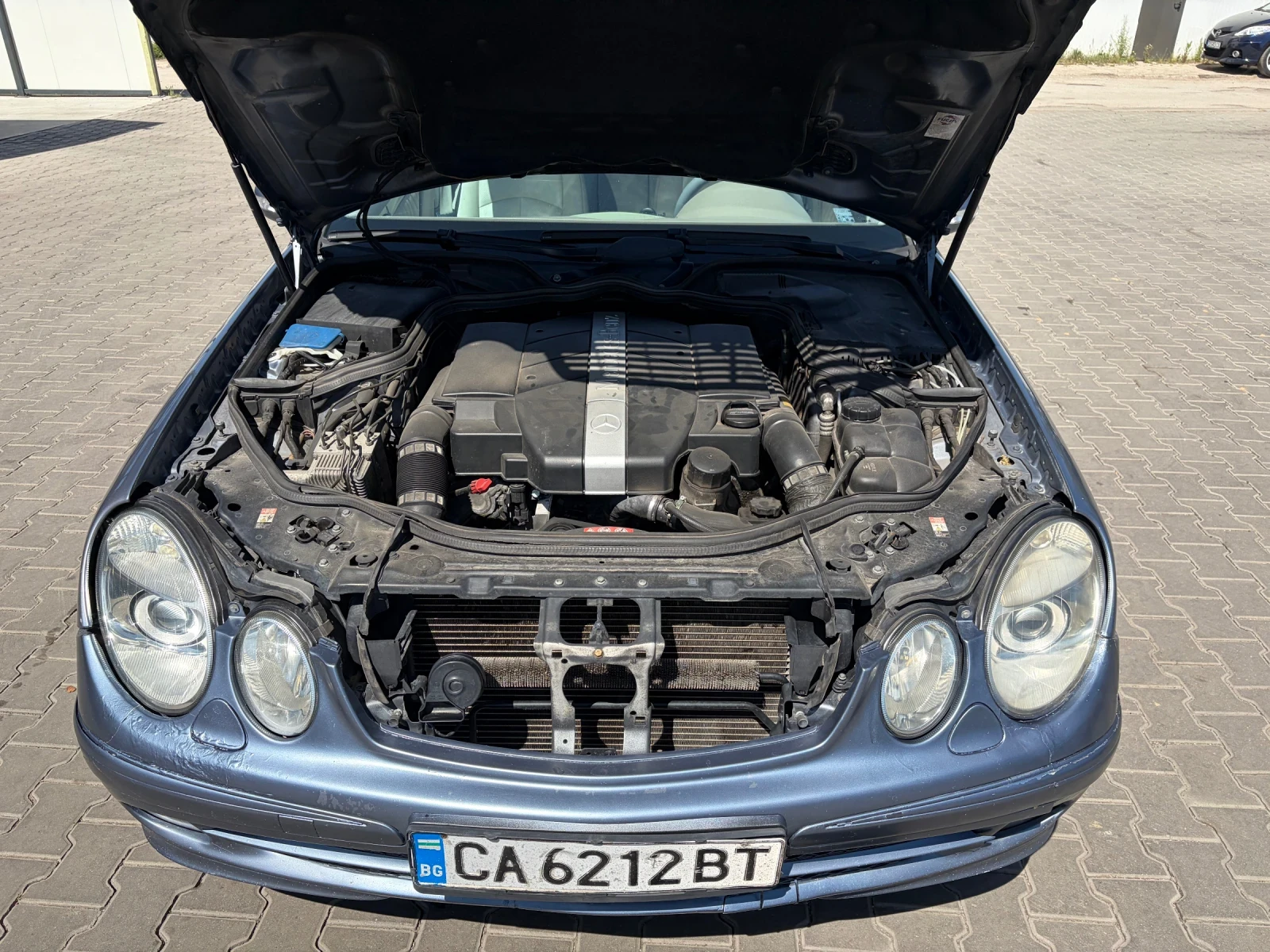 Mercedes-Benz E 320 Mercedes-Benz E320 W211 4 MATIC 3, 2 Бензин, снимка 10 - Автомобили и джипове - 55187058