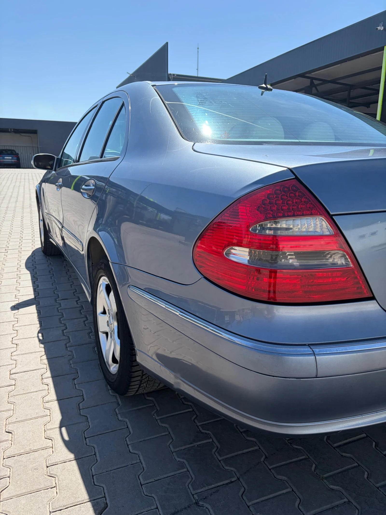 Mercedes-Benz E 320 Mercedes-Benz E320 W211 4 MATIC 3, 2 Бензин, снимка 8 - Автомобили и джипове - 55187058
