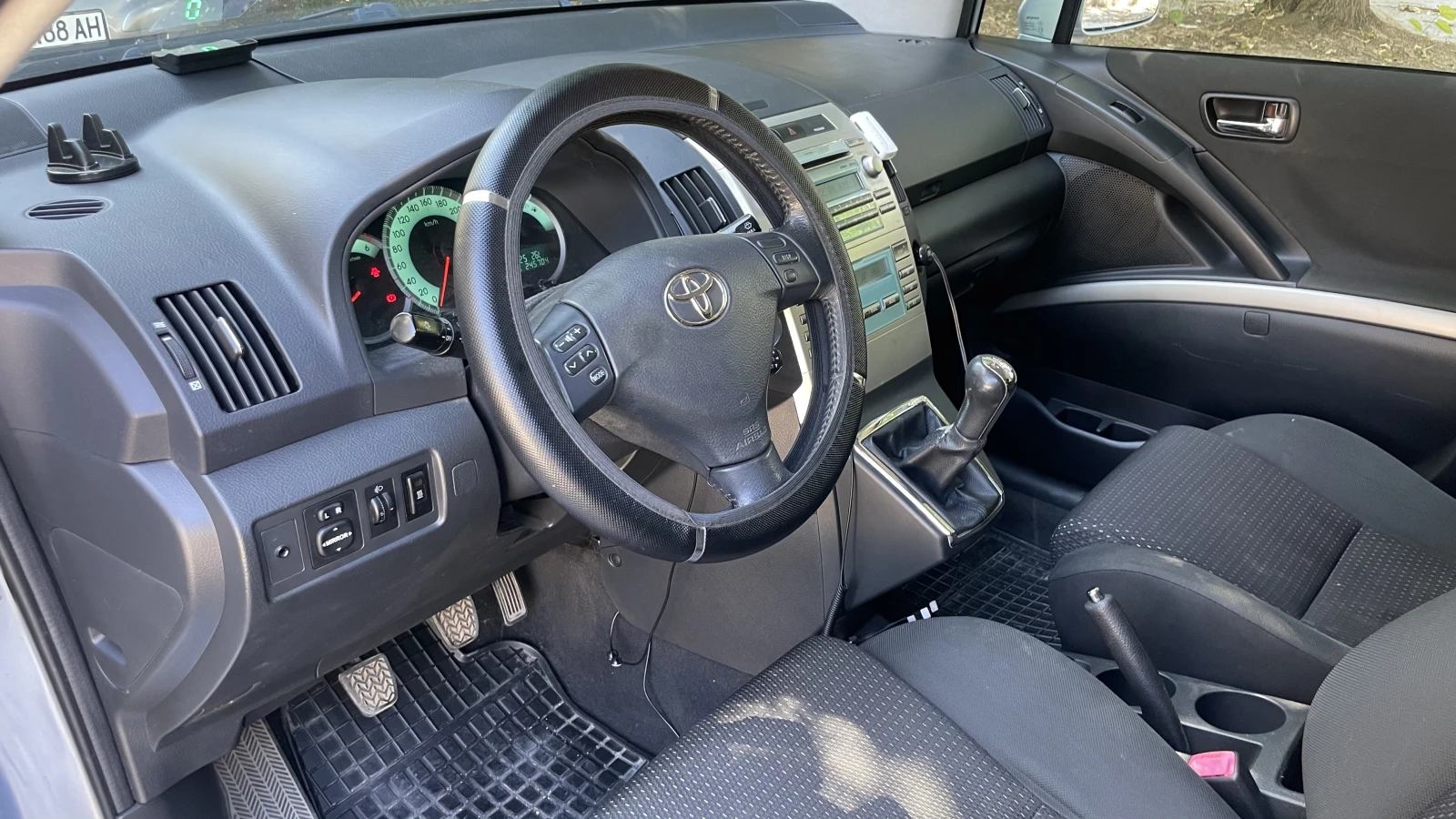 Toyota Corolla verso, снимка 7 - Автомобили и джипове - 55653825