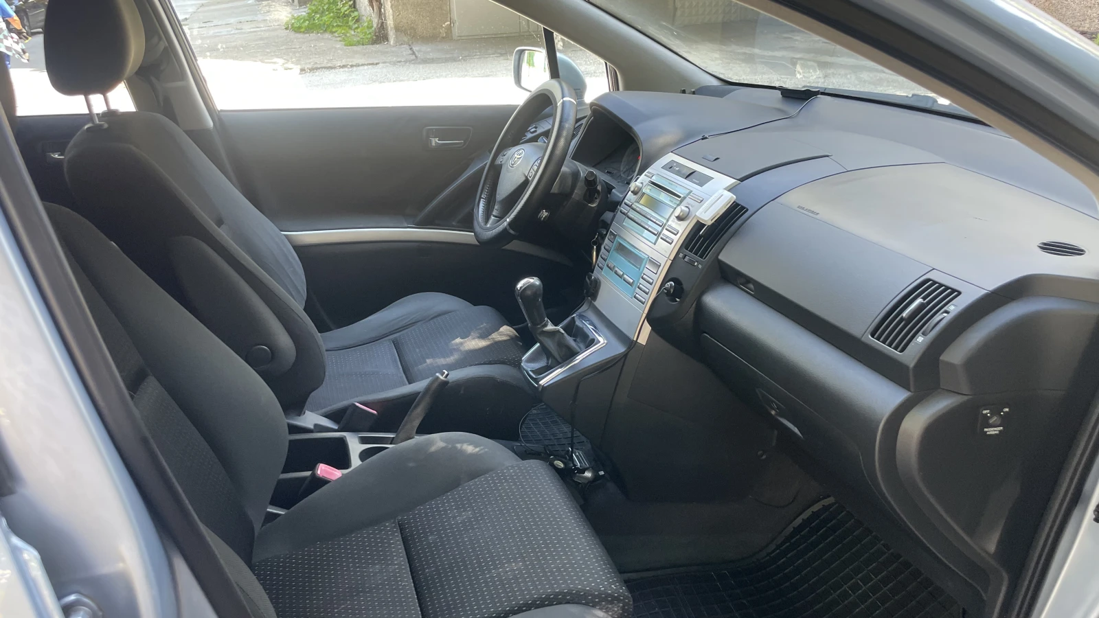 Toyota Corolla verso, снимка 12 - Автомобили и джипове - 55653825