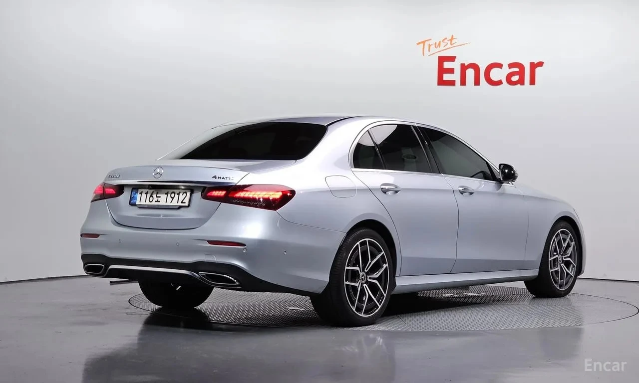 Mercedes-Benz E 220 4MATIC / 360 / DIS / HUD / BURMESTER / АВТОКРЕДИТ, снимка 2 - Автомобили и джипове - 55843688