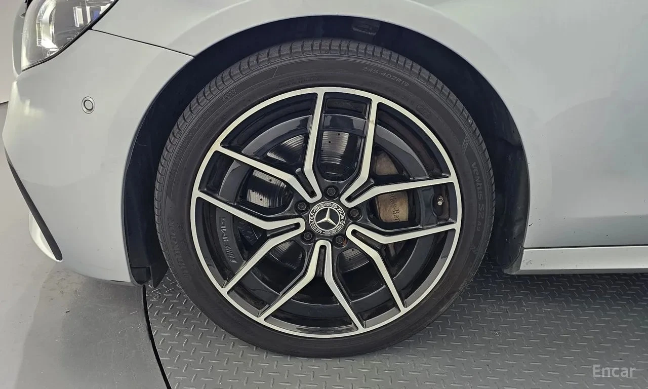 Mercedes-Benz E 220 4MATIC / 360 / DIS / HUD / BURMESTER / АВТОКРЕДИТ, снимка 5 - Автомобили и джипове - 55843688