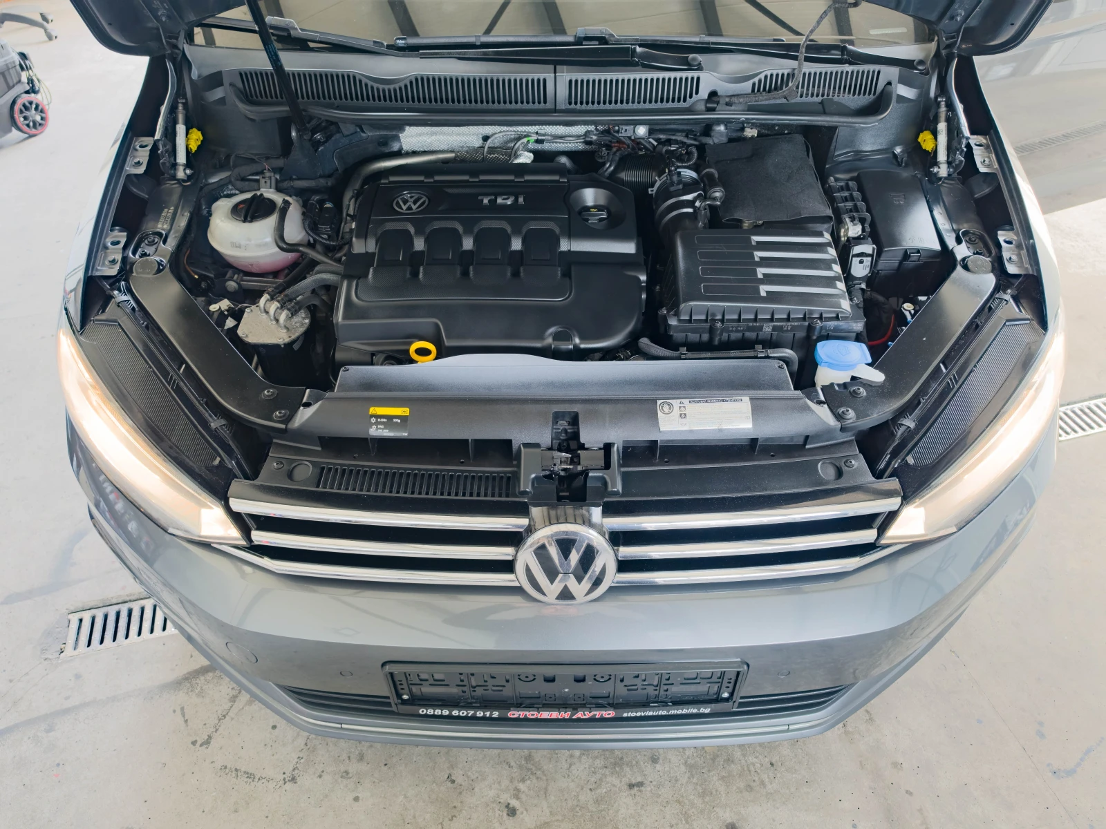 VW Touran 2.0* 150кс* 7места* Нави* , снимка 17 - Автомобили и джипове - 56285905