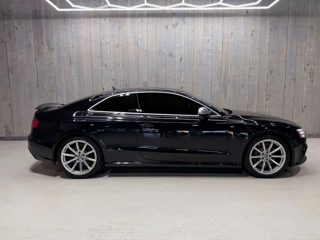 Audi Rs5 FACE| COUPE| LOW KMS| CARBON INTERIOR| B&O, снимка 3 - Автомобили и джипове - 56636441