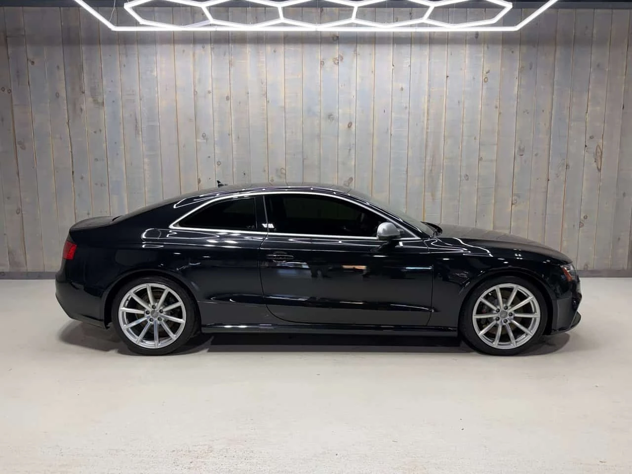Audi Rs5 FACE| COUPE| LOW KMS| CARBON INTERIOR| B&O, снимка 4 - Автомобили и джипове - 56636441