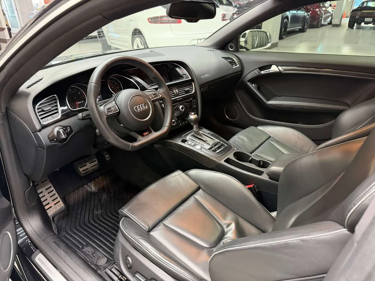 Audi Rs5 FACE| COUPE| LOW KMS| CARBON INTERIOR| B&O, снимка 13 - Автомобили и джипове - 56636441
