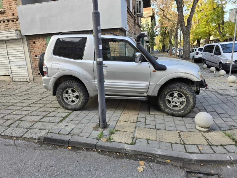 Mitsubishi Pajero Pajero 3.2 DID, снимка 2 - Автомобили и джипове - 49301806