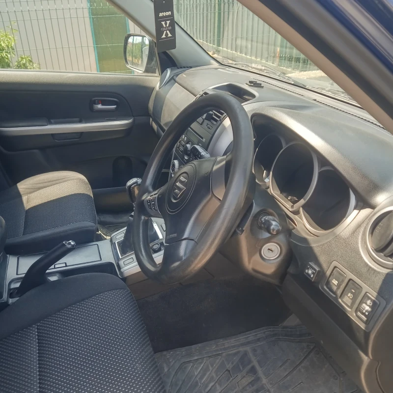 Suzuki Grand vitara 2.0 140кс бензин и газ десен волан, снимка 12 - Автомобили и джипове - 51792700
