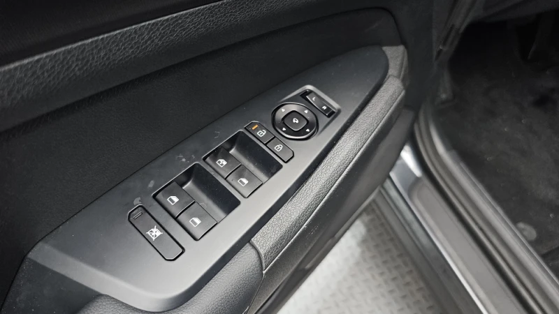 Kia Sportage 1.6T NOBLESSE autogeorge.com, снимка 17 - Автомобили и джипове - 51979141