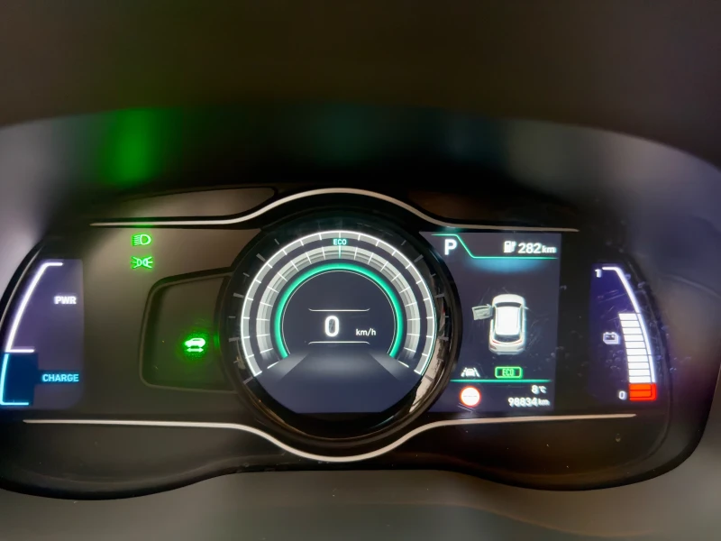 Hyundai Kona, снимка 11 - Автомобили и джипове - 52654323