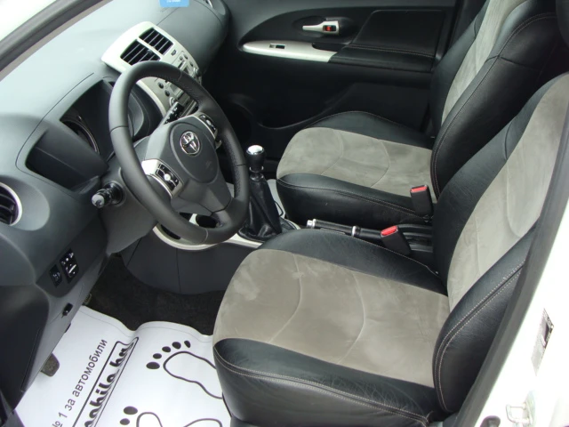 Toyota Urban Cruiser 1.4D4D, снимка 9 - Автомобили и джипове - 54358890
