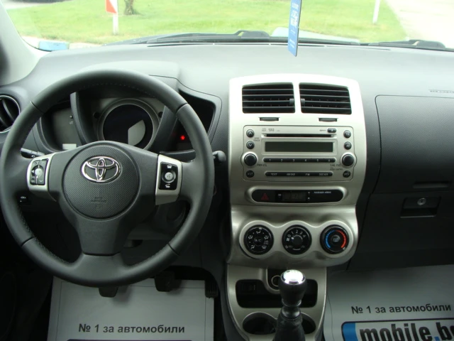Toyota Urban Cruiser 1.4D4D, снимка 12 - Автомобили и джипове - 54358890