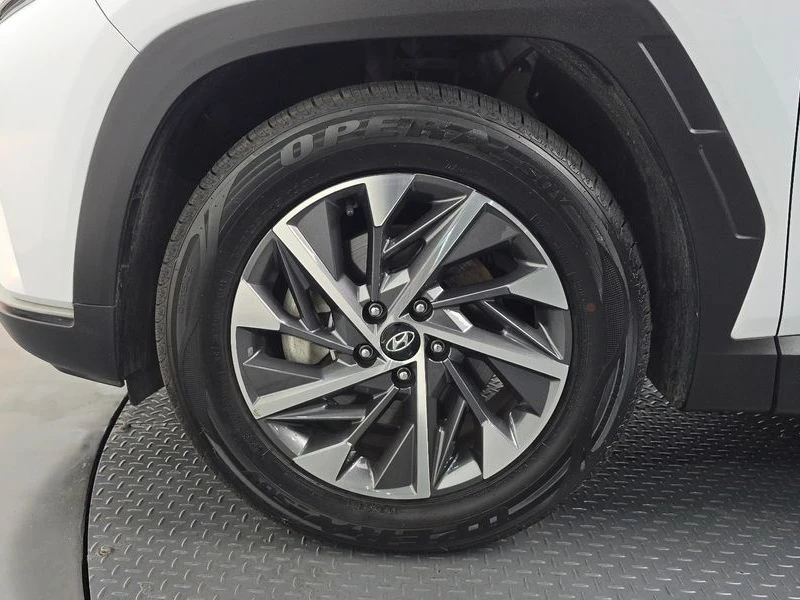 Hyundai Tucson 2.0 136 hp Automatic, снимка 4 - Автомобили и джипове - 55843418