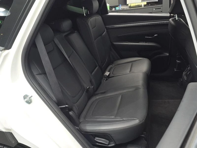 Hyundai Tucson 2.0 136 hp Automatic, снимка 10 - Автомобили и джипове - 55843418