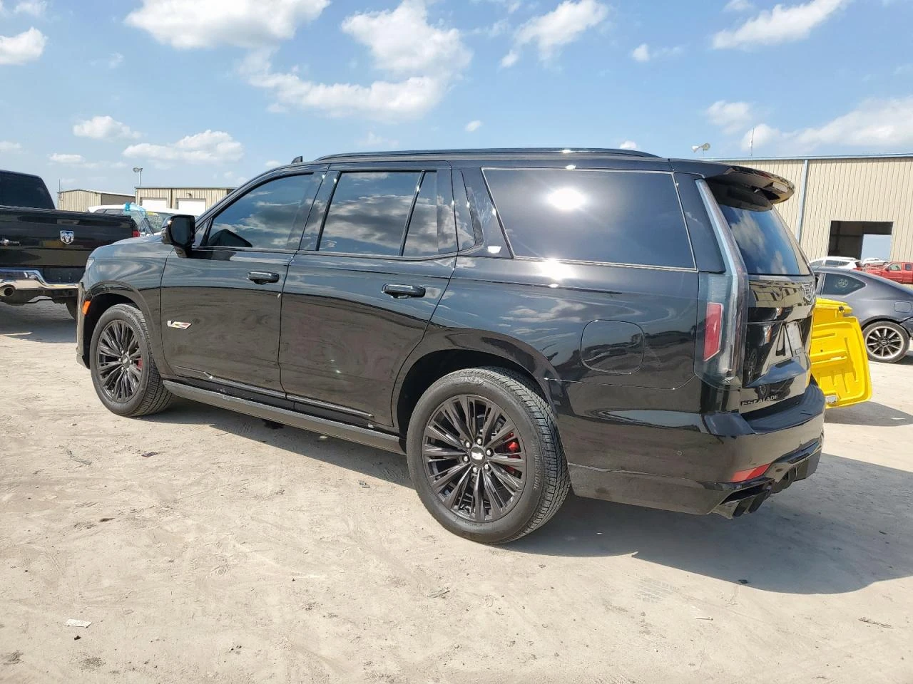 Cadillac Escalade  6.2L V8 - изображение 2