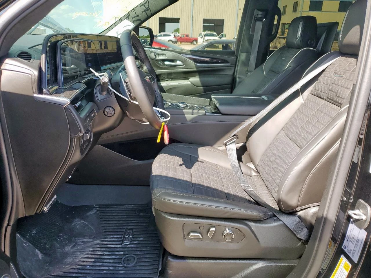Cadillac Escalade  6.2L V8 - изображение 7