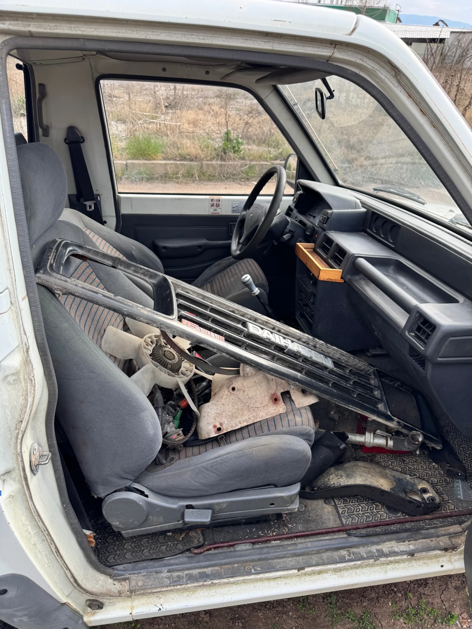 Daihatsu Feroza Внос Италия, снимка 6 - Автомобили и джипове - 53975348