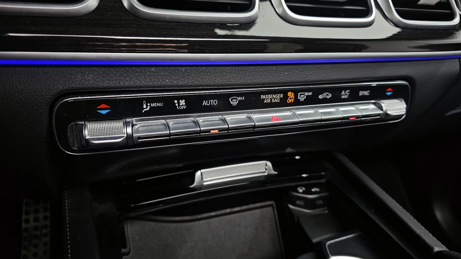 Mercedes-Benz GLE 2022* AMG PK* HEAD-UP* DISTRONIK* КРАЙНА ЦЕНА, снимка 12 - Автомобили и джипове - 54168420