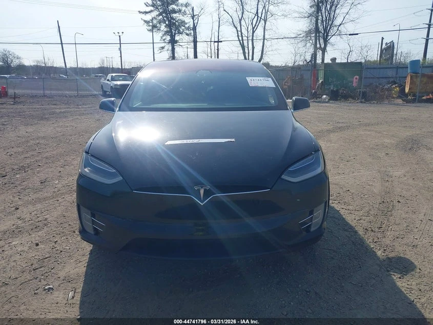 Tesla Model X 75D AWD, снимка 13 - Автомобили и джипове - 54324099