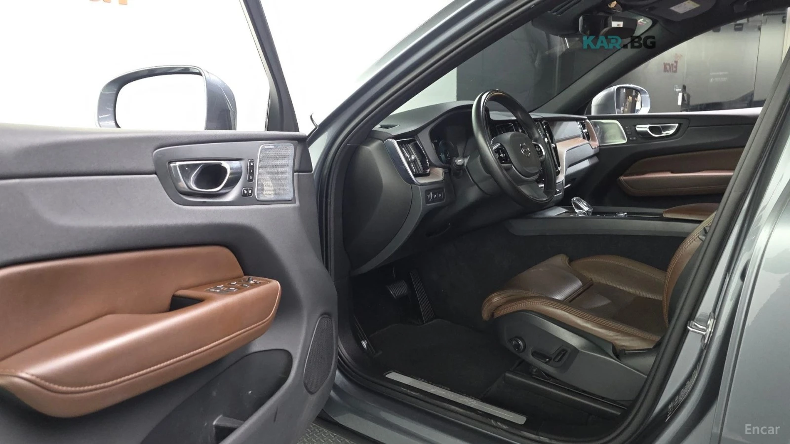 Volvo XC60 * T8* INSCRIPTION* КОЖА* ПОДГРЕВ* ПАНОРАМА* ОБДУХВ, снимка 9 - Автомобили и джипове - 54767920