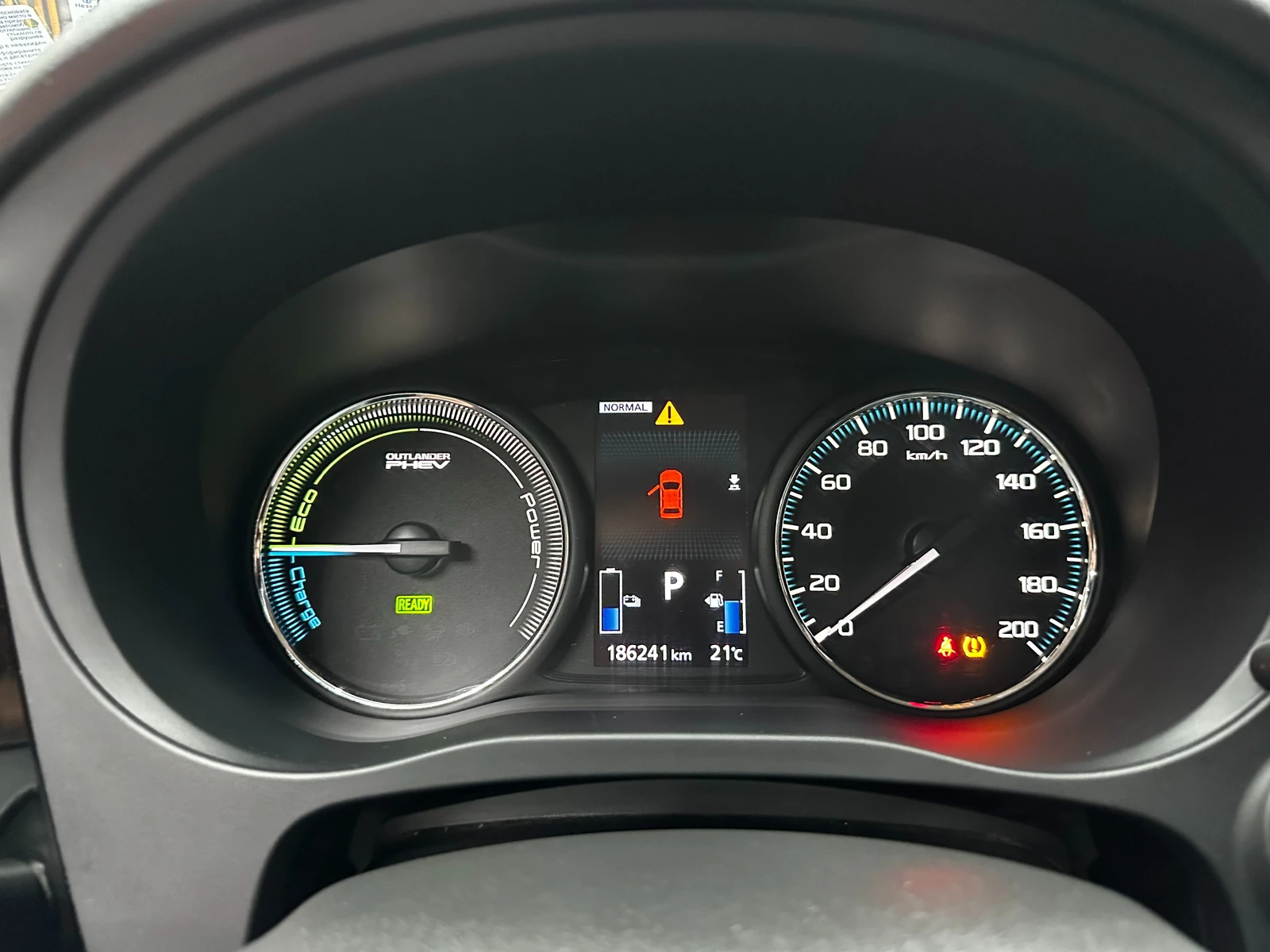 Mitsubishi Outlander 2.0 Hybrid 121 к.с. , снимка 14 - Автомобили и джипове - 55474437