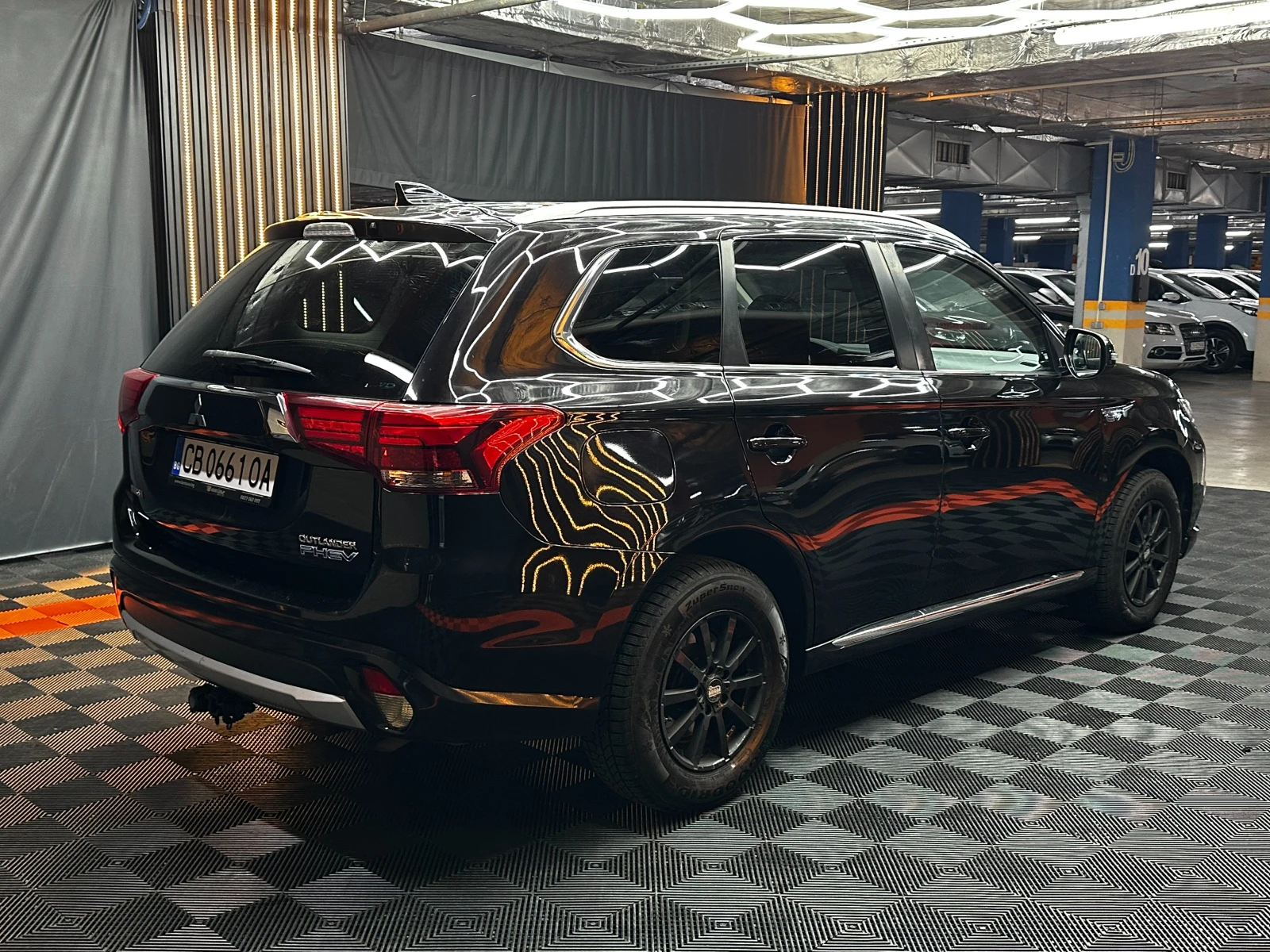 Mitsubishi Outlander 2.0 Hybrid 121 к.с. , снимка 4 - Автомобили и джипове - 55474437