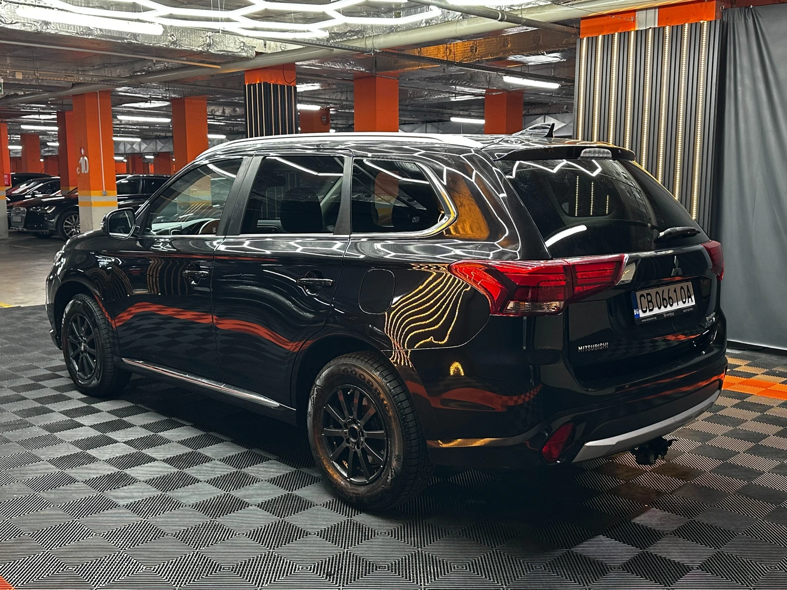 Mitsubishi Outlander 2.0 Hybrid 121 к.с. , снимка 5 - Автомобили и джипове - 55474437