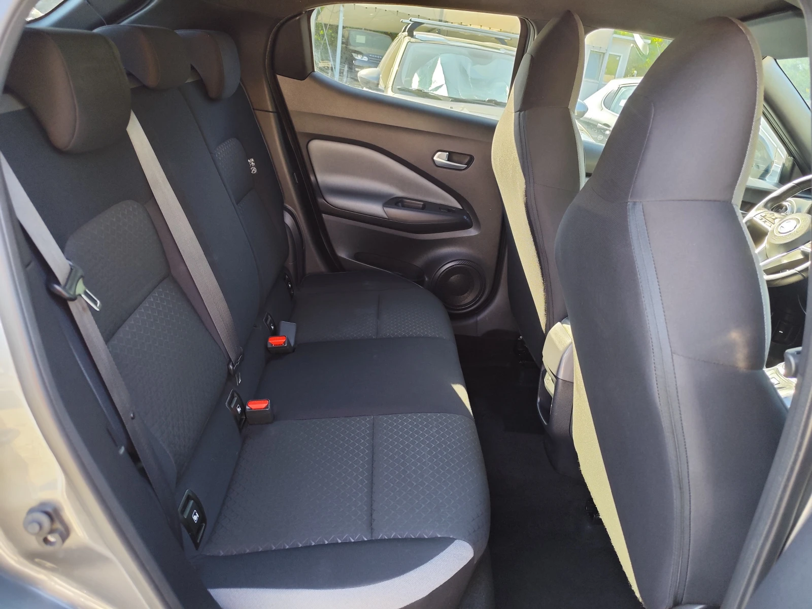 Nissan Juke 1.0i* N-CONNECTA* * LED* CAMERA* NAVI* EURO 6D* , снимка 12 - Автомобили и джипове - 55554686