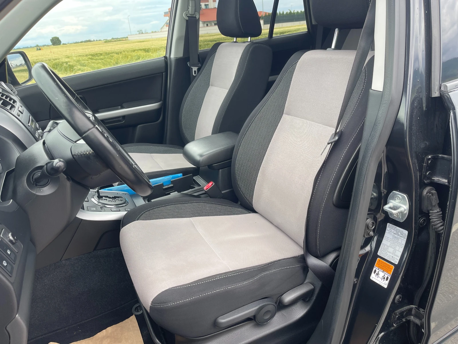 Suzuki Grand vitara 2.4 GL TOP Швейцария, снимка 11 - Автомобили и джипове - 55575655