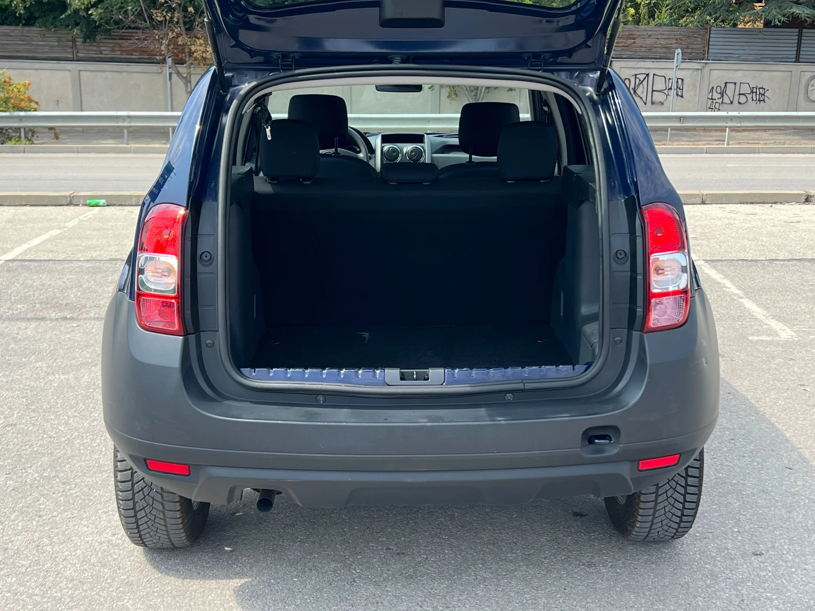 Dacia Duster 1.5 dci 90 k.c., снимка 10 - Автомобили и джипове - 55779089