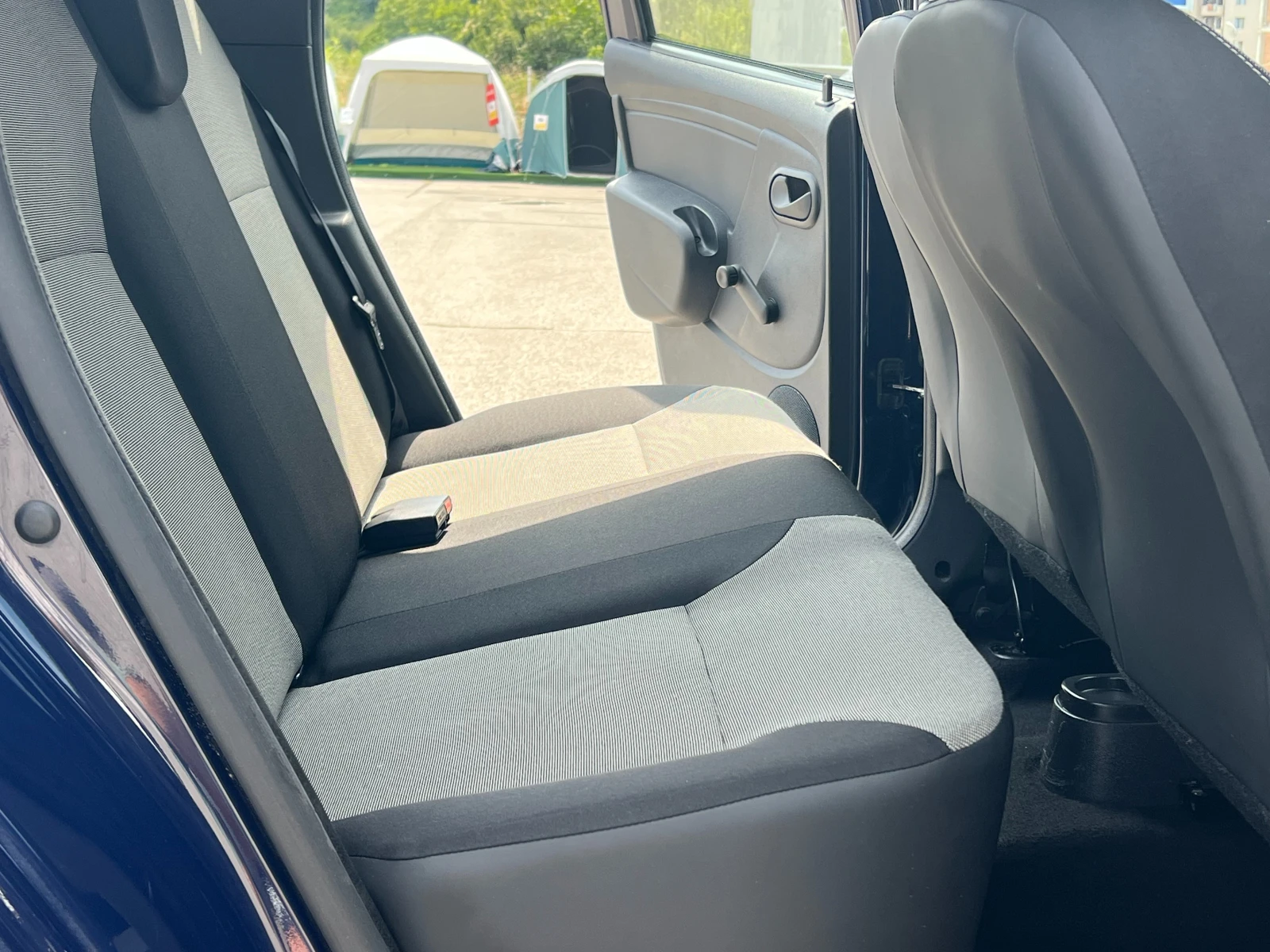 Dacia Duster 1.5 dci 90 k.c., снимка 14 - Автомобили и джипове - 55779089