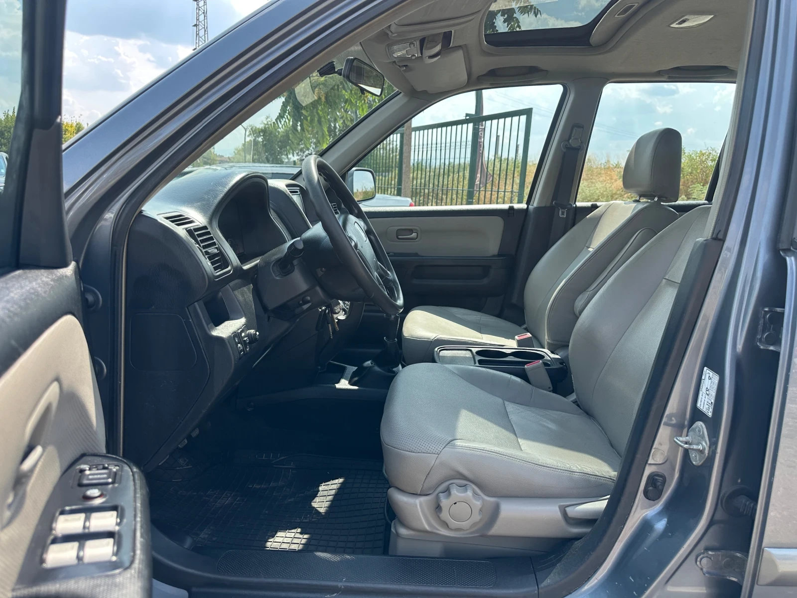 Honda Cr-v 2.0-EXECUTIVE-РЪЧКА-БЕЗ-КОРОЗИЯ-1Г-Гаранция!, снимка 9 - Автомобили и джипове - 55801414