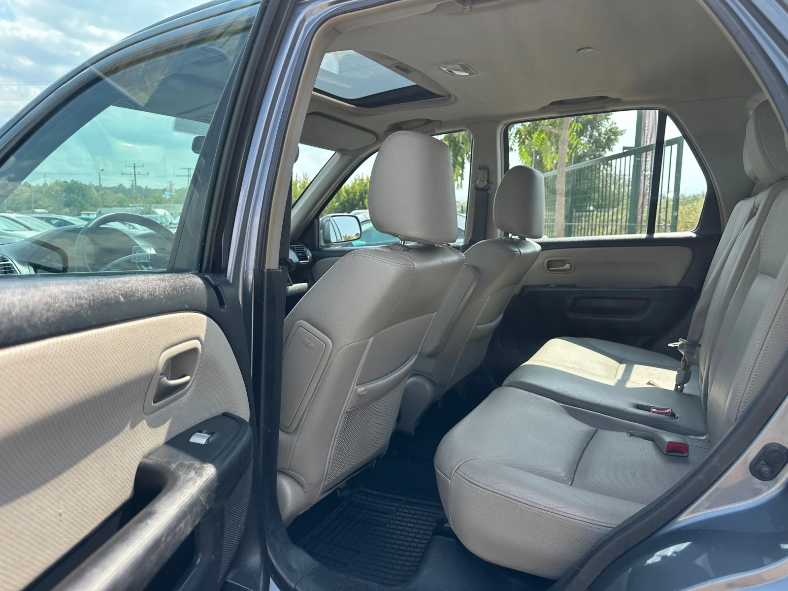 Honda Cr-v 2.0-EXECUTIVE-РЪЧКА-БЕЗ-КОРОЗИЯ-1Г-Гаранция!, снимка 17 - Автомобили и джипове - 55801414