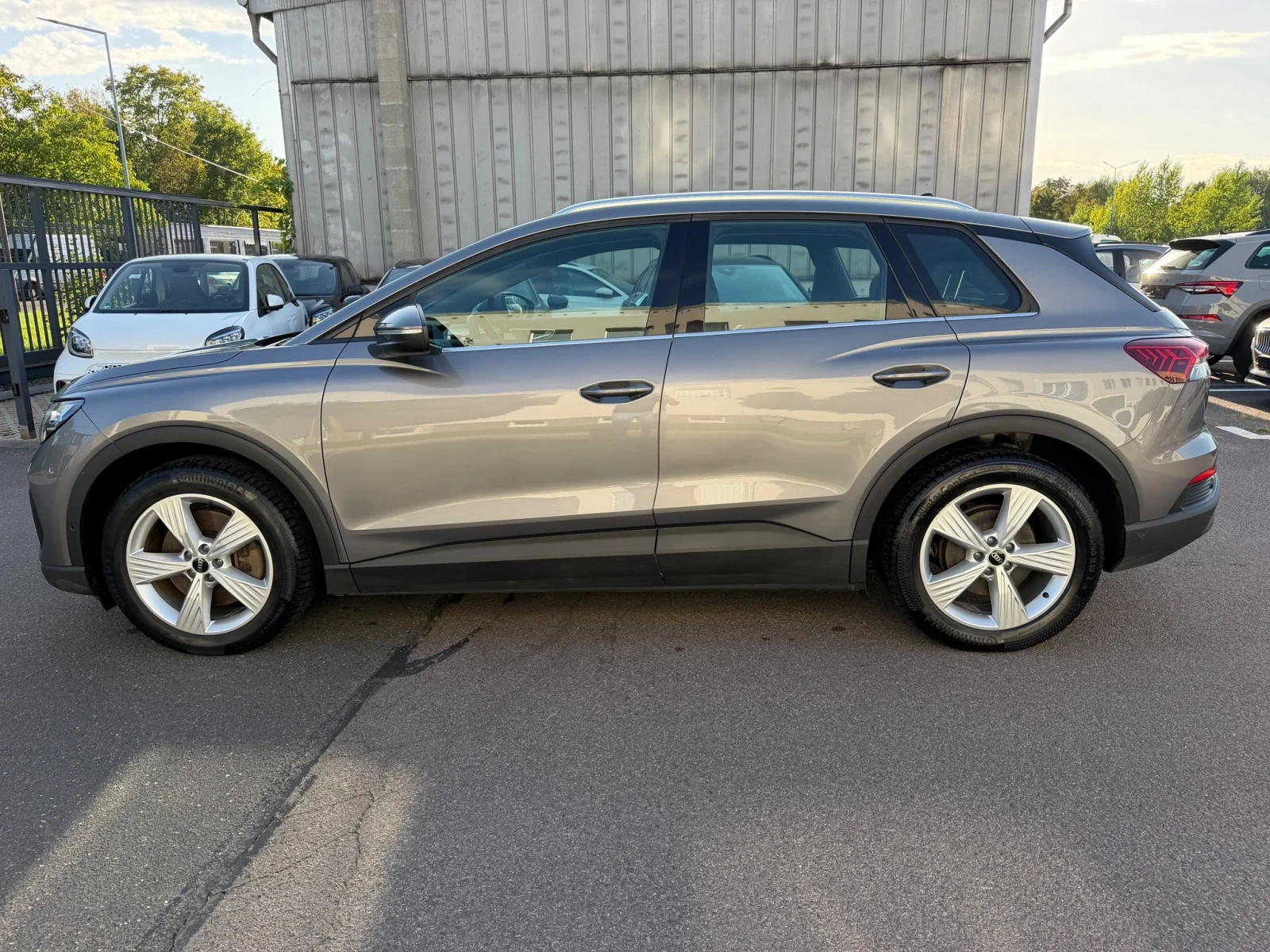 Audi Q4 E-tron 40 , кожа , Топ топ топ, снимка 4 - Автомобили и джипове - 55994650