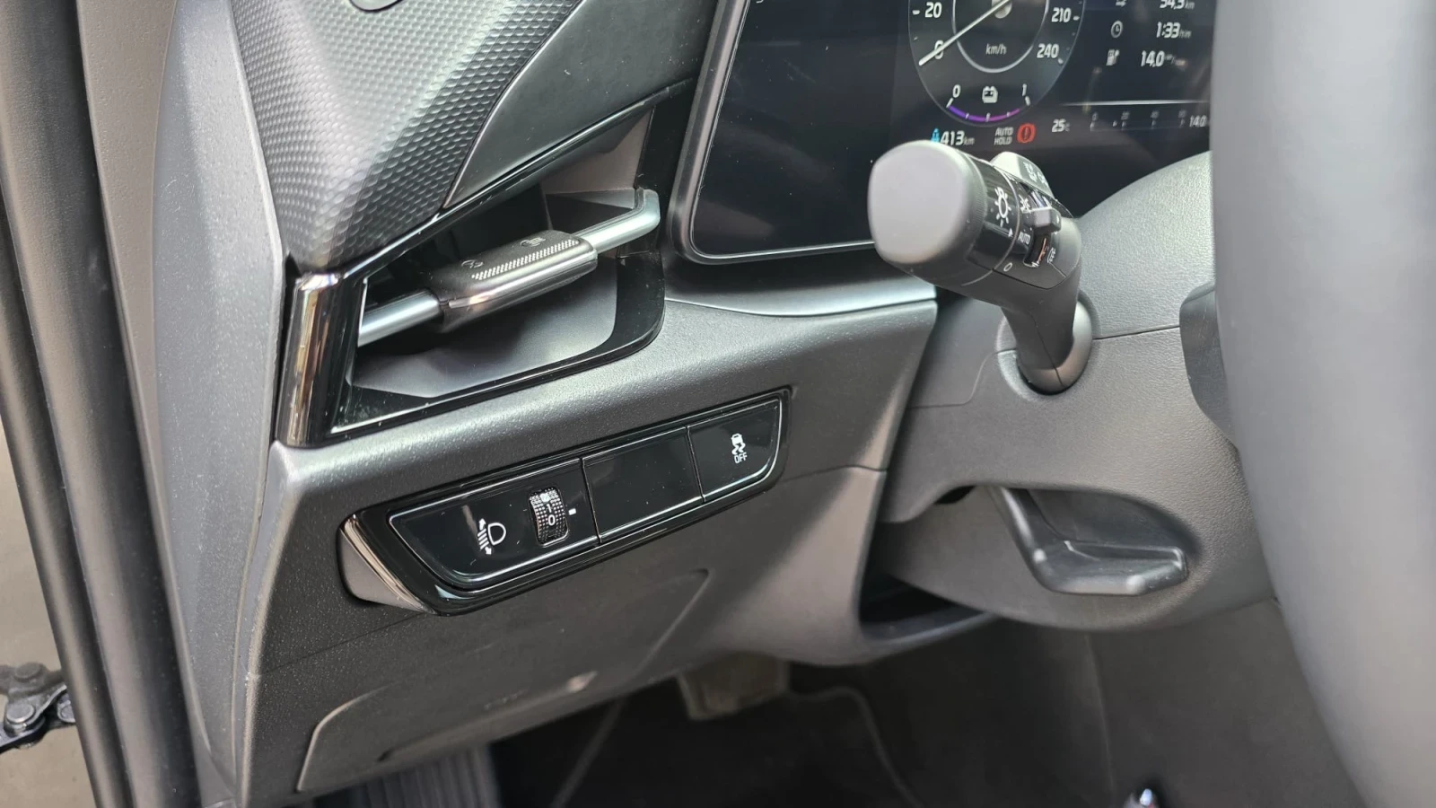 Kia Niro Kia Niro 15500 km 64kw цена без ддс 24999, снимка 5 - Автомобили и джипове - 56106724