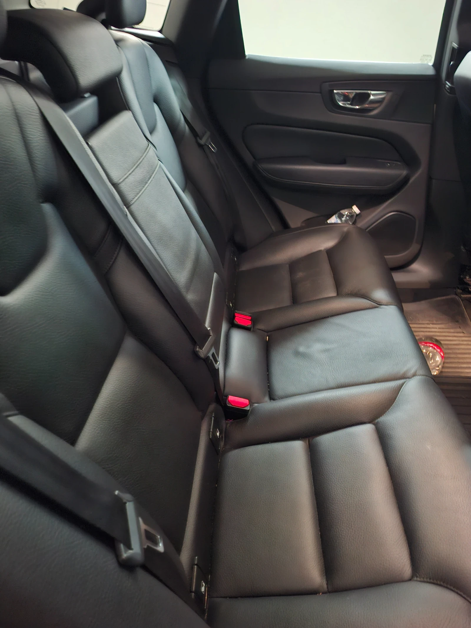 Volvo XC60 D4, снимка 4 - Автомобили и джипове - 56157595