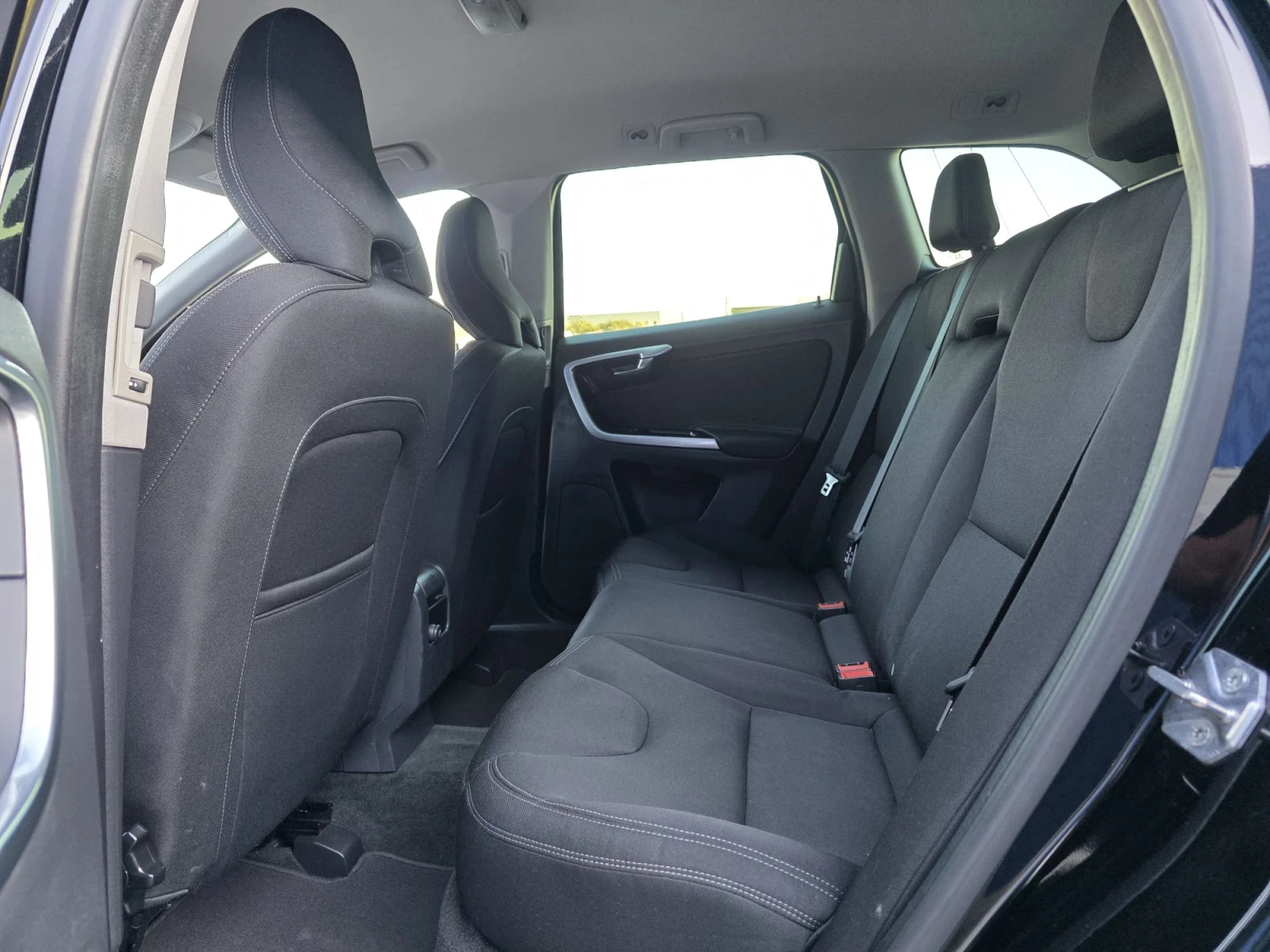 Volvo XC60 2.0D-181kc , снимка 11 - Автомобили и джипове - 56383450